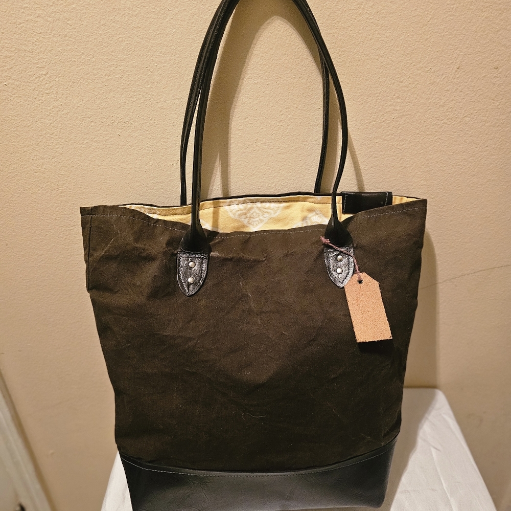R.RIVETER tote bag - Picture 1 of 8